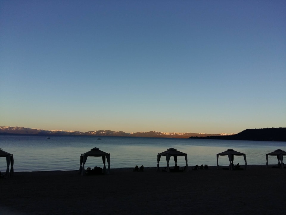 Morgenstimmung am Strand Hotel Hyatt Regency Lake Tahoe Resort, Spa and Casino