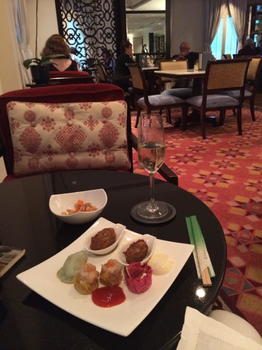 Club Lounge am Abend InterContinental Singapore