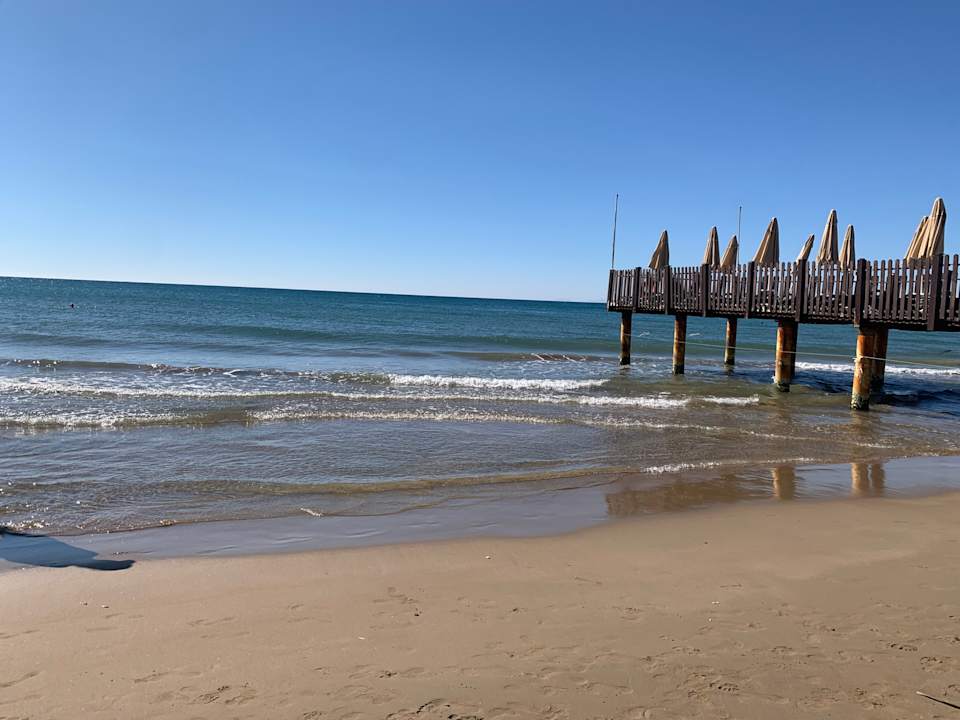 Strand Villa Side Residence