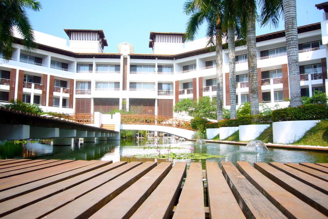 Vorderansicht Hotel Lanka Princess Ayurveda