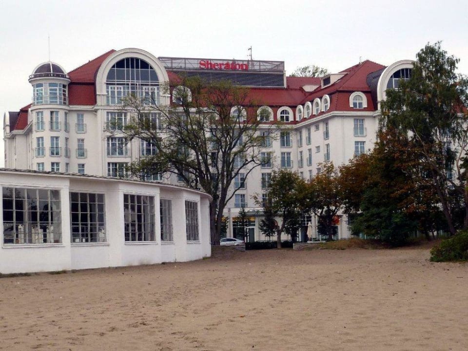 Strandseite des Hotels Sheraton Sopot Hotel