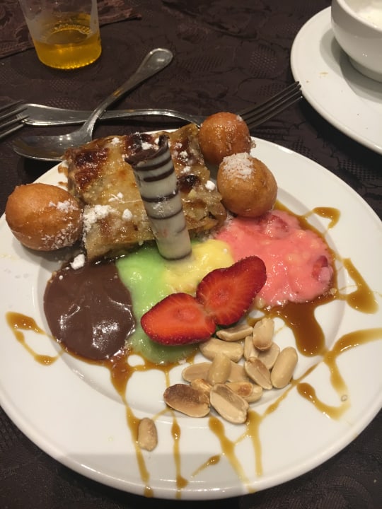 Mein, vom Koch, liebevoll hergerichteter Nachtischteller Sentido Caribbean World Soma Bay