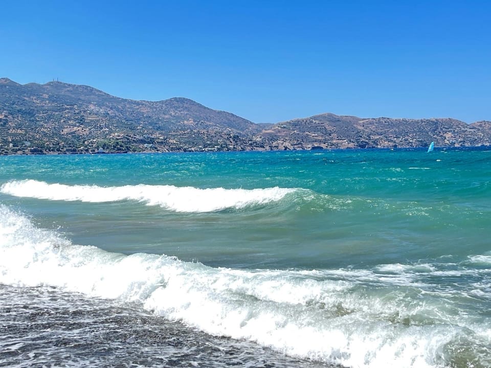 Strand Petousis Hotel & Suites