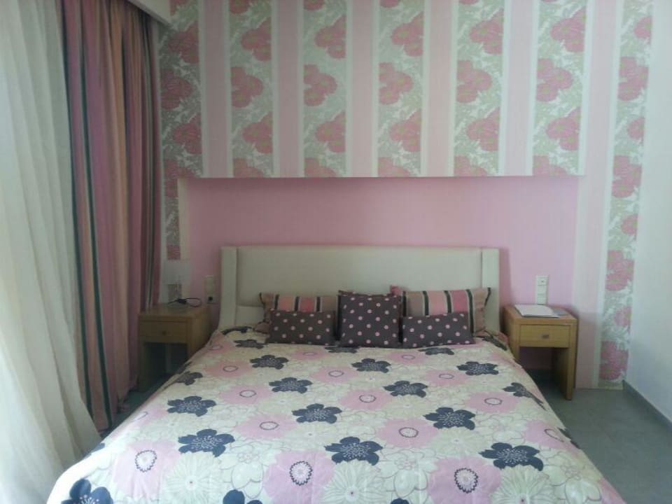 Bett Alexandra Golden Boutique - Adults only