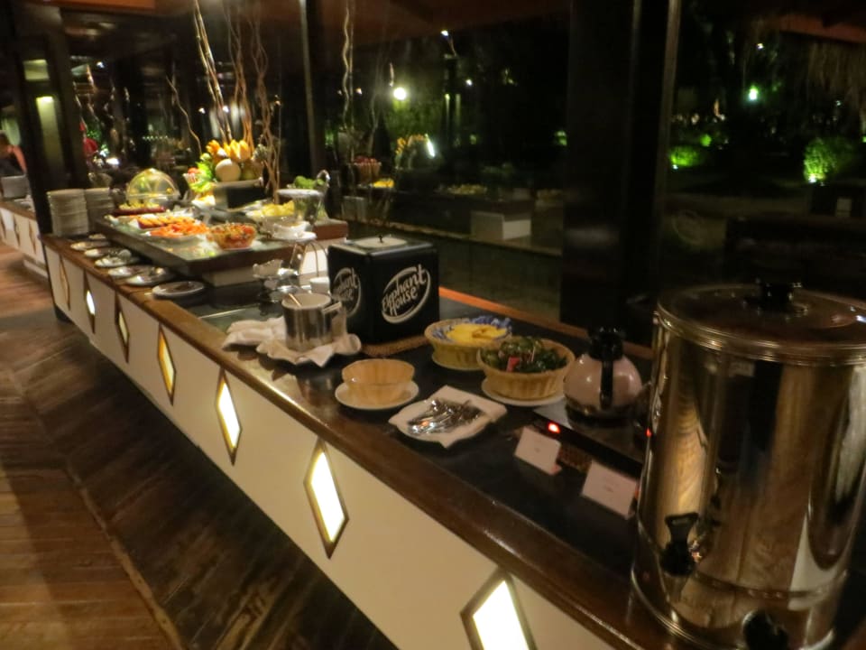 Teil des Diners im Sunset für Ocean Villa Gäste Adaaran Select Hudhuran Fushi - Premium All Inclusive