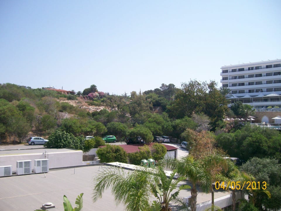 Landsicht vom Zimmer Napa Mermaid Hotel & Suites