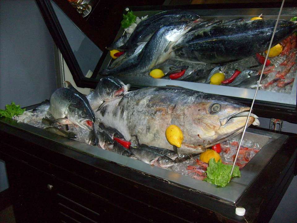 Verse vis Limak Lara Deluxe Hotel & Resort