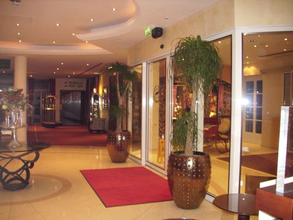 Eingang Arabella Jagdhof Resort am Fuschlsee