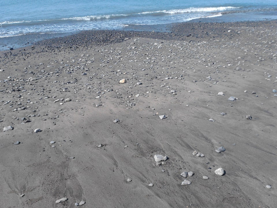 Strand mit Steinen R2 Bahía Playa Design Hotel & Spa - Adults Only