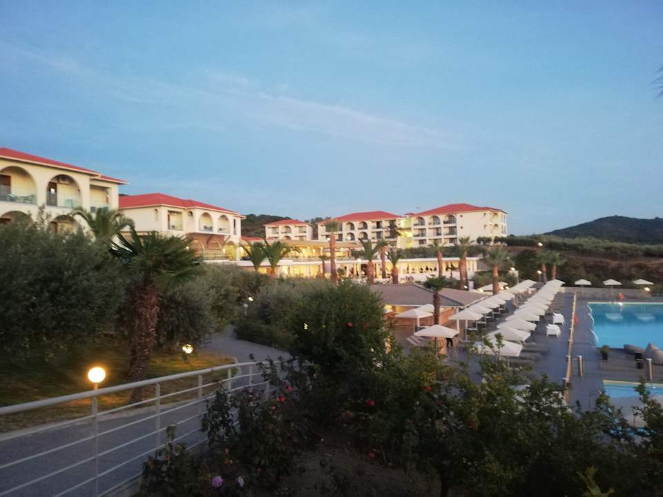 Außenansicht Akrathos Beach Hotel
