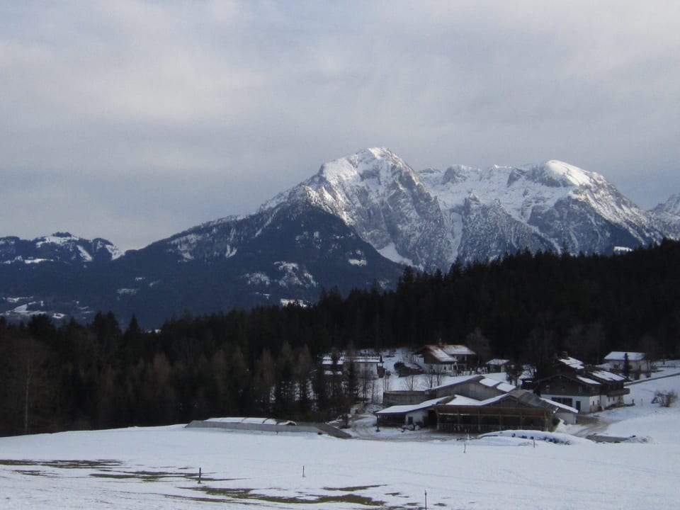 Blick vom Fenster  Alpenhotel & Ferienwohnungen Weiherbach