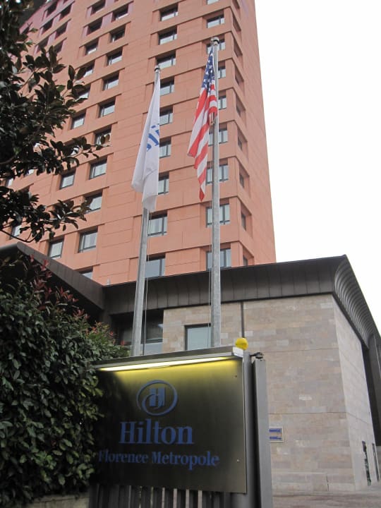 Hoteleinfahrt DoubleTree by Hilton Florence Metropole