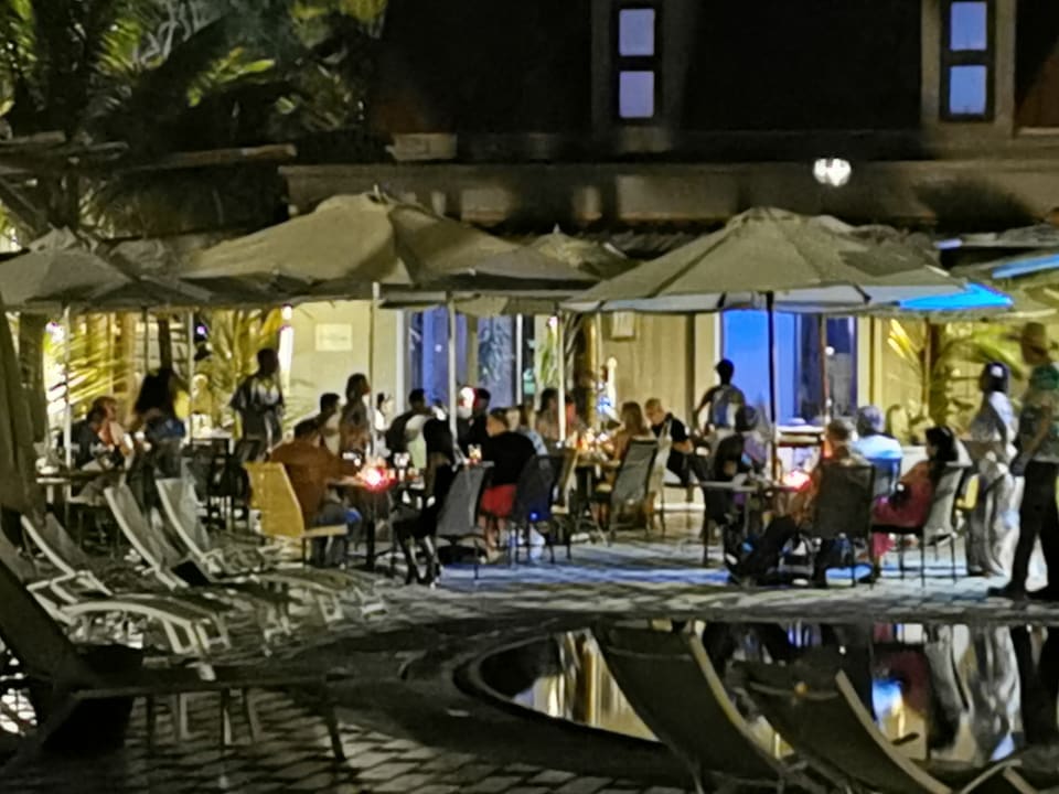 Gastro Crystals Beach Resort Belle Mare, a member of Radisson Individuals