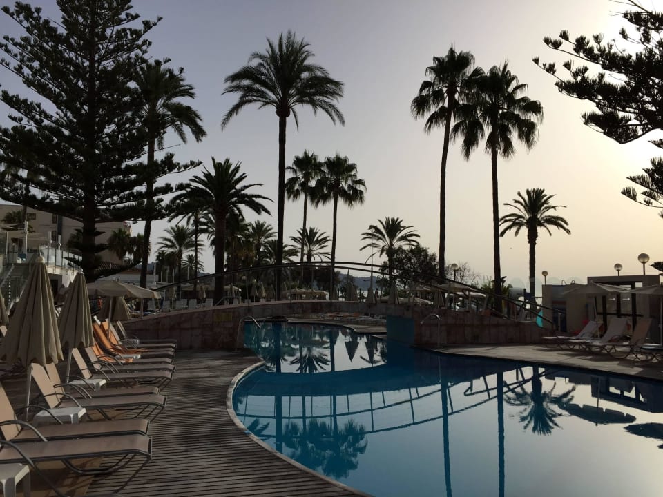 Pool am Morgen CM Playa del Moro