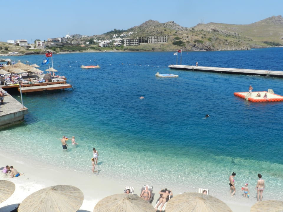 Widok z basenu Delta Hotels By Marriott Bodrum