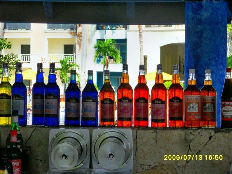 Stilbild an der Poolbar Ocean Blue & Sand