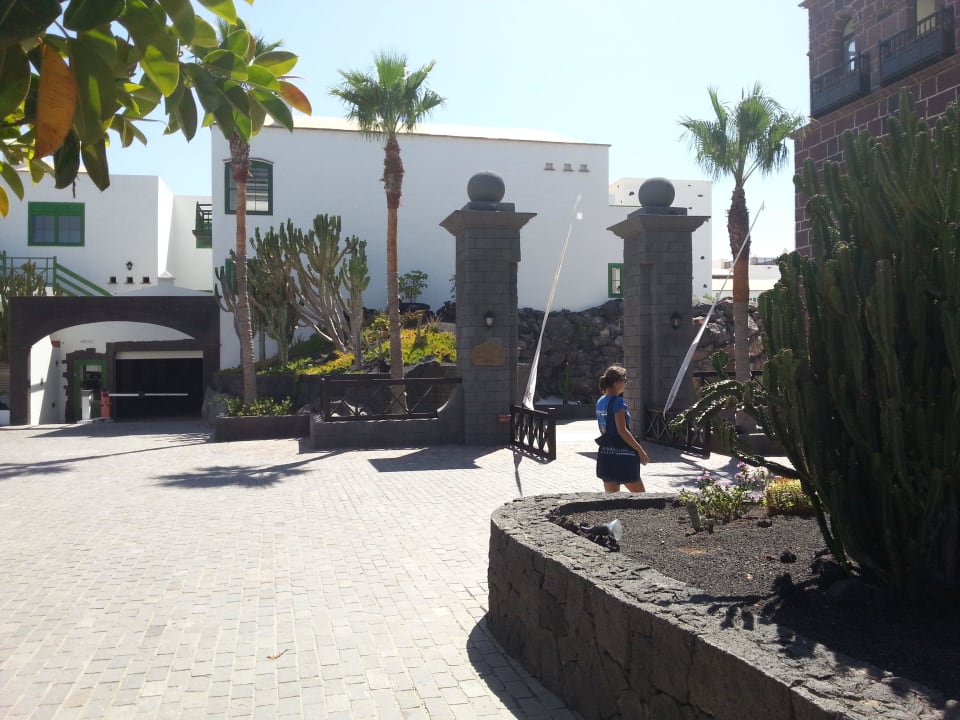 Eingang Hotel LIVVO Volcan Lanzarote