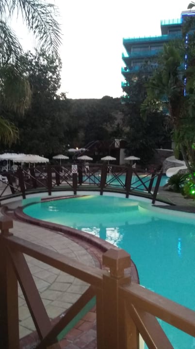 Teil der Poolanlage Hotel Calypso Beach