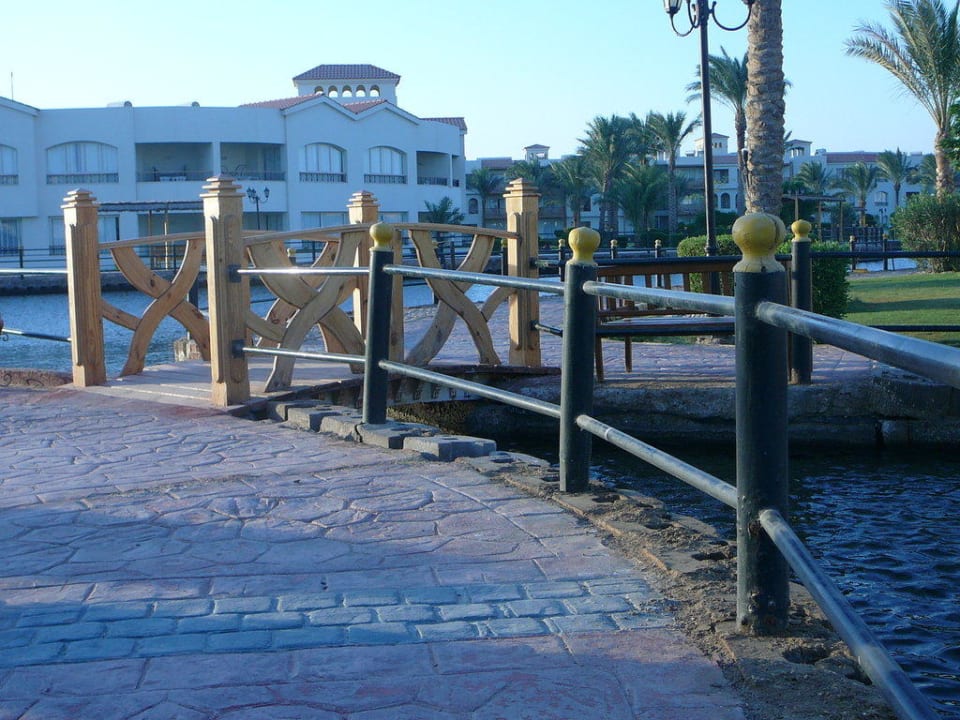 Вид на один из корпусов Pickalbatros Dana Beach Resort - Hurghada
