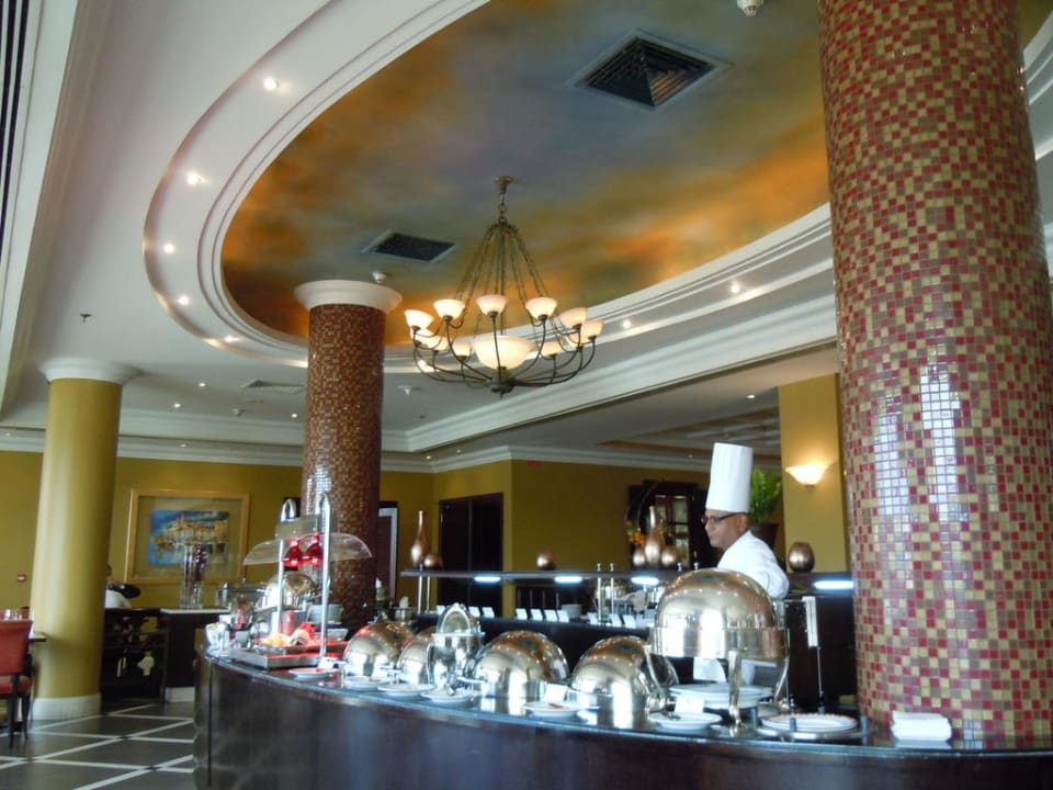Buffet - Restaurant Radisson Blu Hotel & Resort Abu Dhabi Corniche