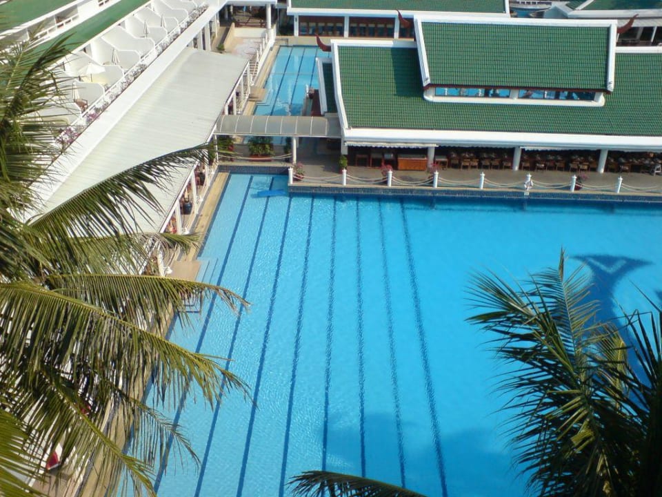 Гостин. бассейн Le Meridien Phuket Beach Resort