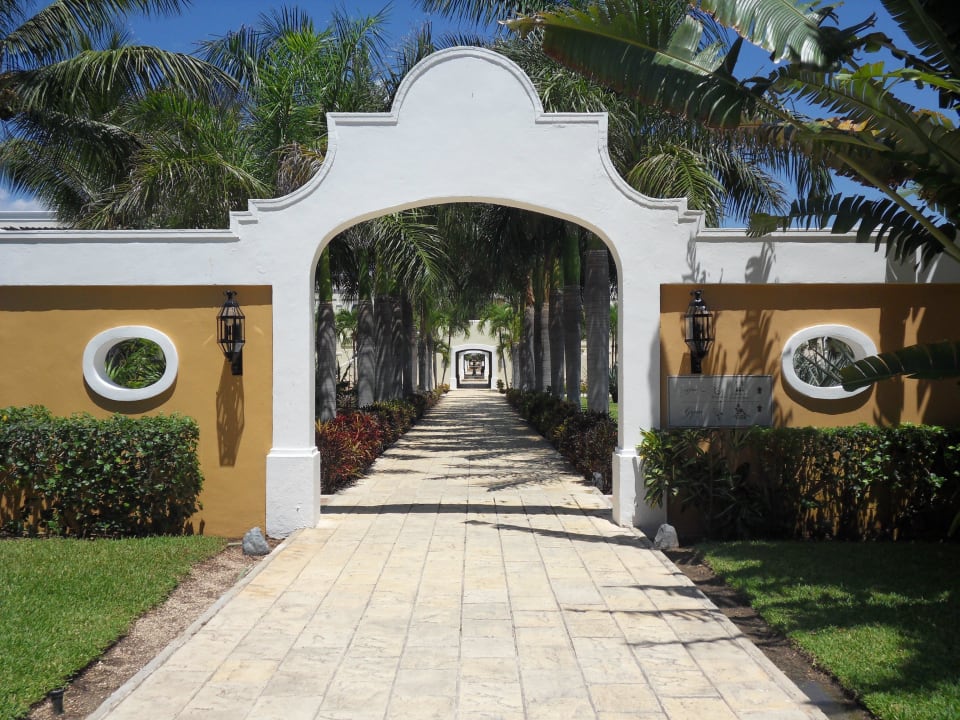 Hauptweg durch die Anlage Dreams Tulum Resort & Spa