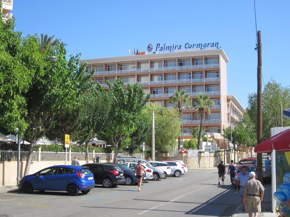 Das Hotel von der Strasse aus  allsun Hotel Cormoran