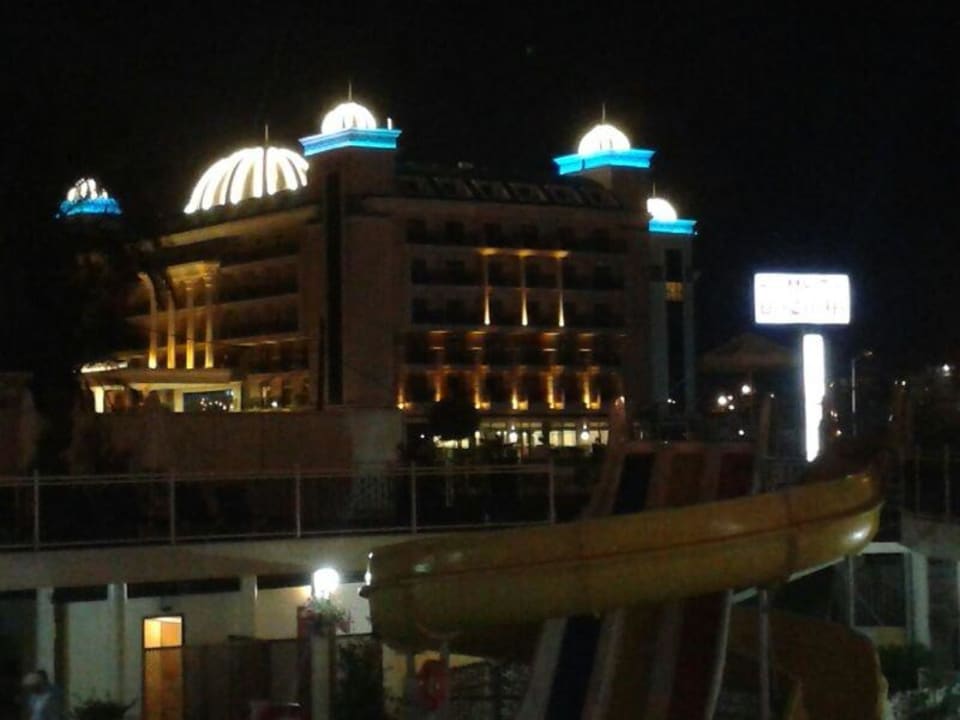 Luna Blanca Resort & Spa bei Nacht Luna Blanca Resort & Spa