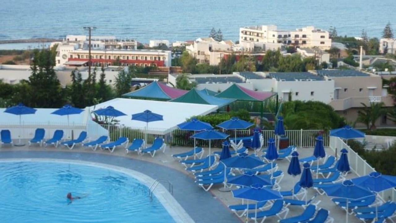 Blick über den Funpool zum Meer Grand Hotel Holiday Resort