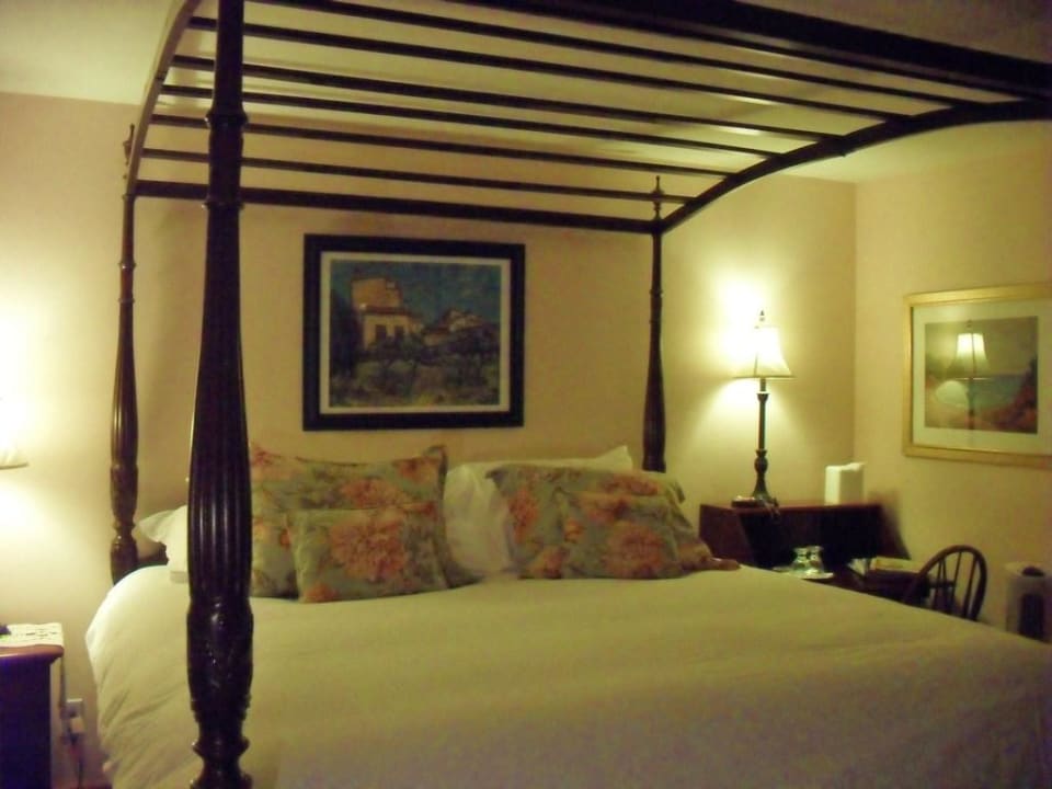 Kingsize XXXL Bed & Breakfast Highland Lake Inn