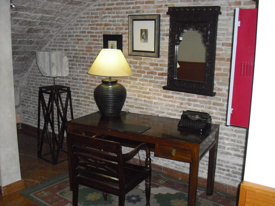 Am Eingang Hotel Oasis