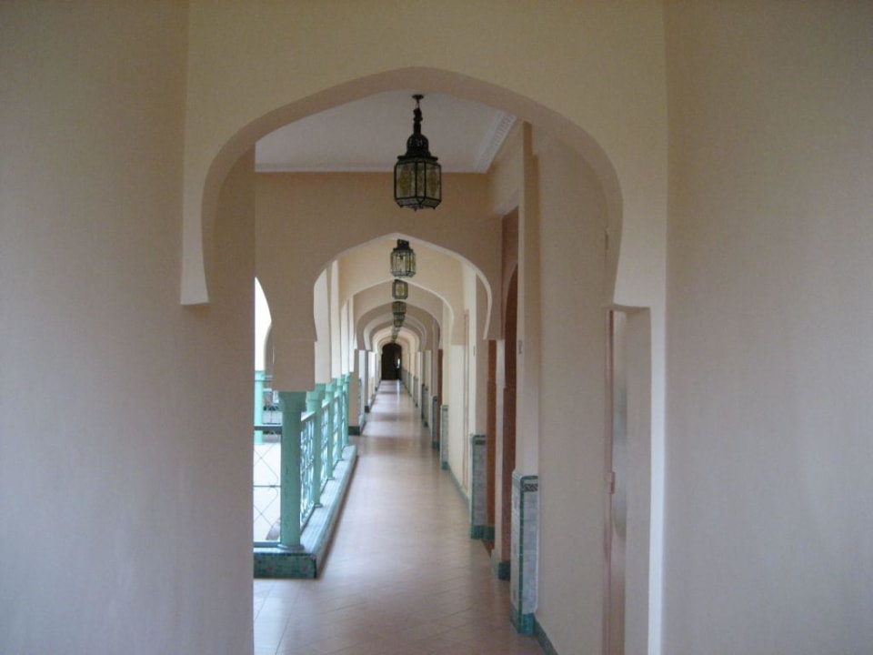 Flur vor den Zimmern Hotel Le Tazarkount