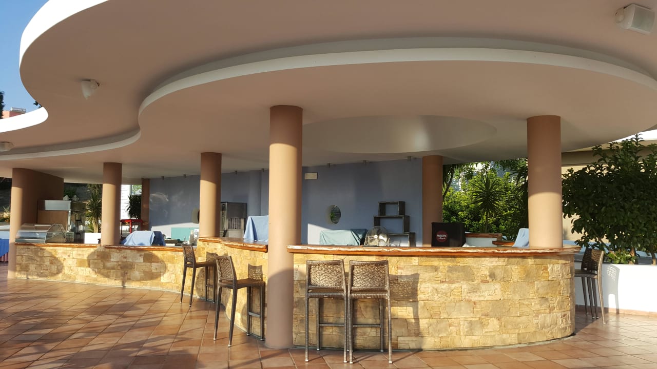 Poolbar alltoura Club Hotel Porto Angeli Beach Resort