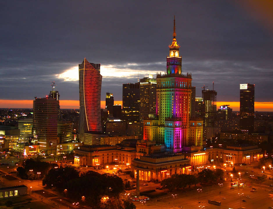 Вид из окна 11 этаж Hotel Novotel Warsaw Centrum