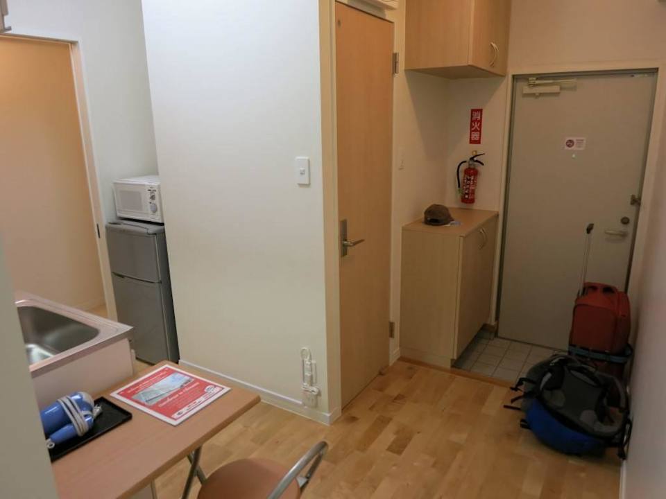 Eingang und Küche White Terrace Tsuboya Guesthouse