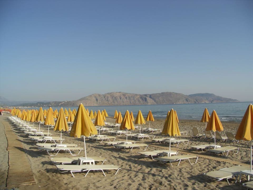 Strand morgens 08:30 Uhr Vantaris Luxury Beach Resort