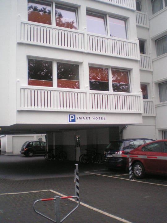 Einfahrt zum Parkplatz Smart Hotels & Resorts Binz