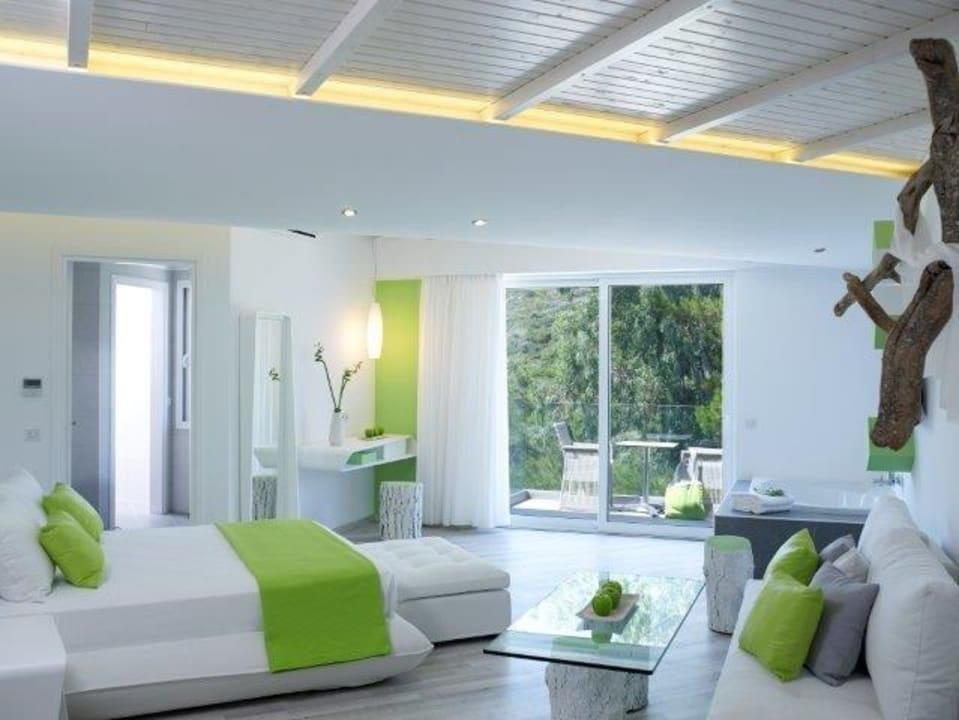 Emerald Junior Suite  Proteas Blu Resort