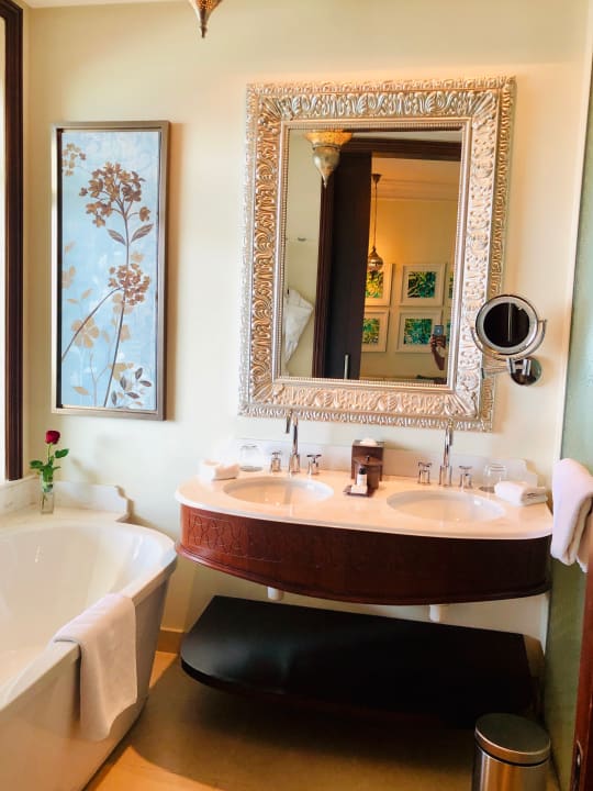 Zimmer Ajman Saray, a Luxury Collection Resort