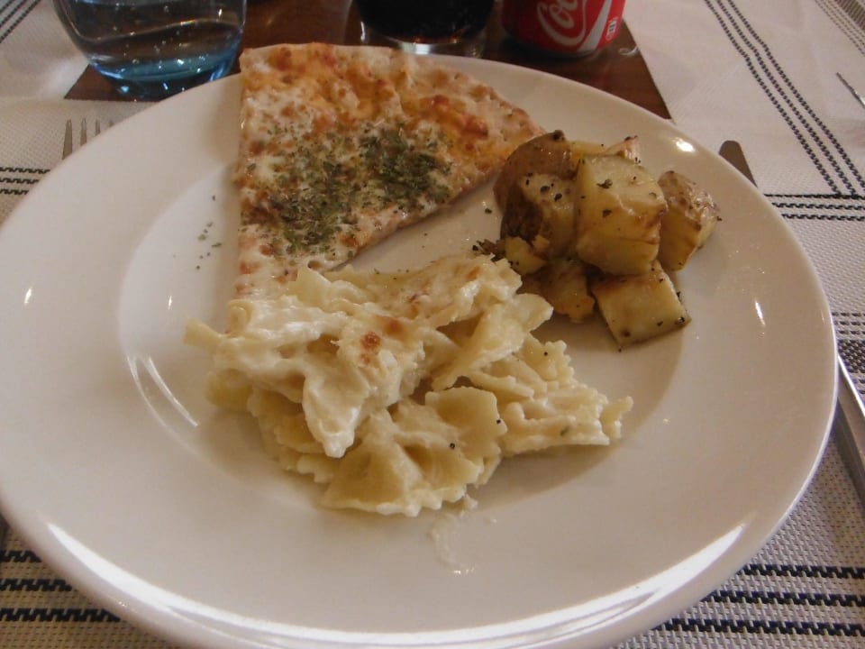 Lunchtime DoubleTree by Hilton Resort & Spa Marjan Island