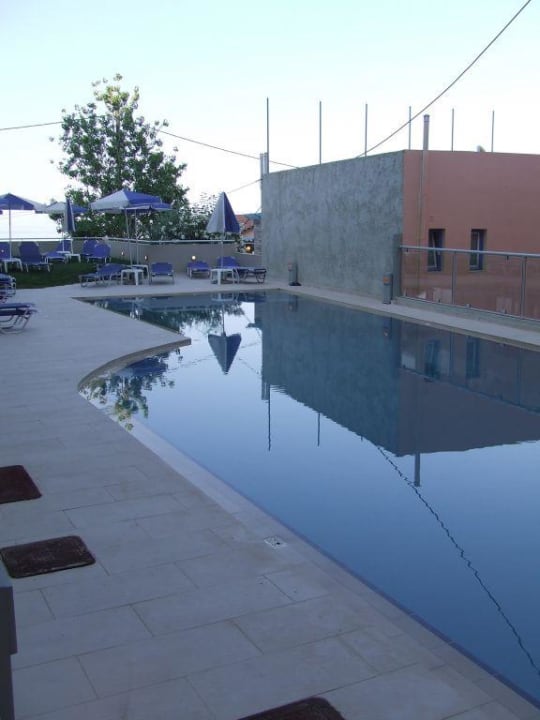 Ausschnitt vom Pool Hotel Corissia Princess