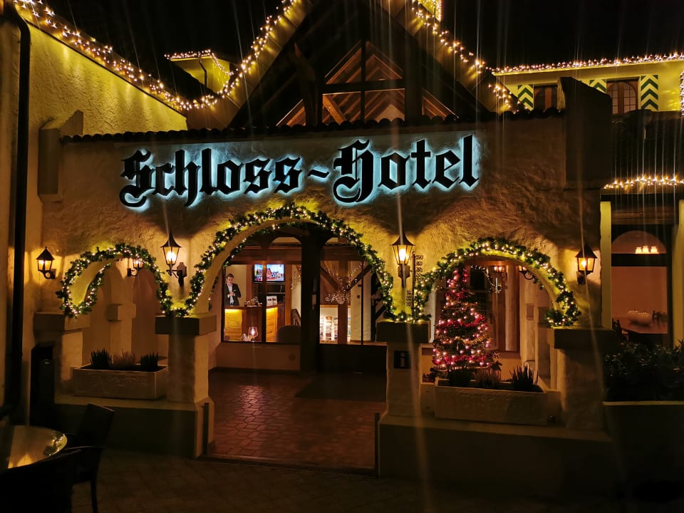 Außenansicht Schloss-Hotel