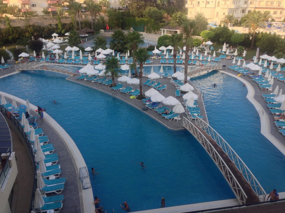 Pool  Side Mare Resort & Spa