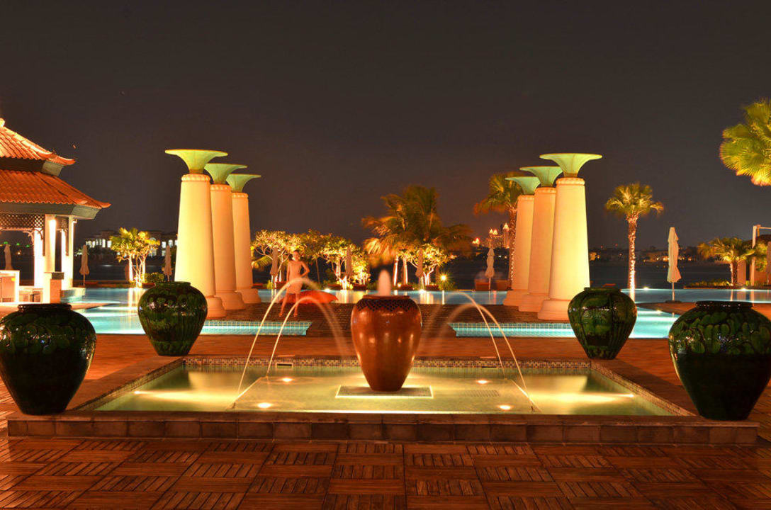 На территории отеля Anantara The Palm Dubai Resort