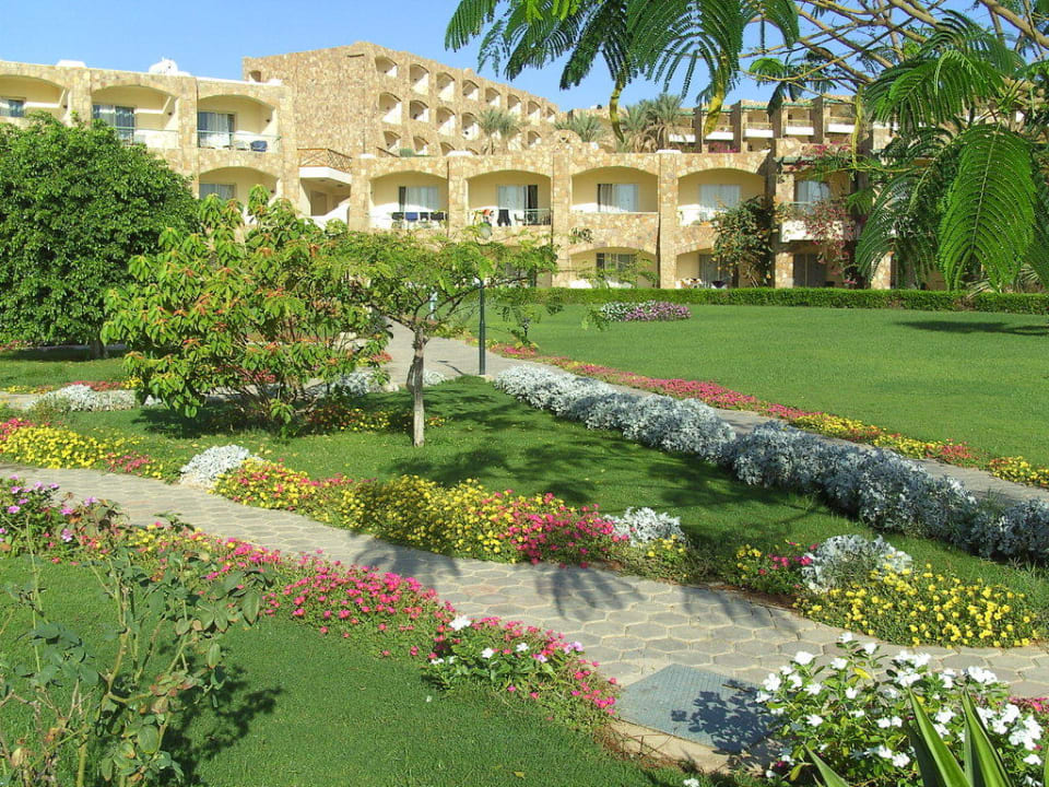 Weg zum Restaurant Brayka Bay Resort