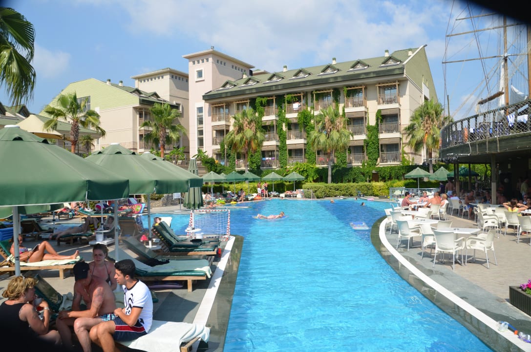 Pool Can Garden Resort