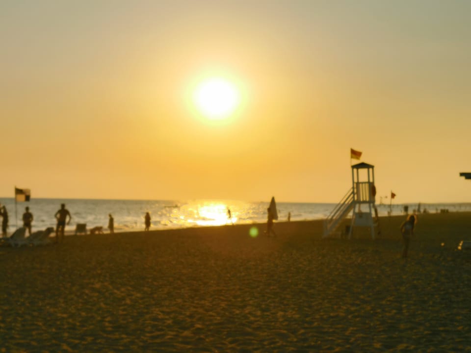 Strand Kamelya Aishen Club