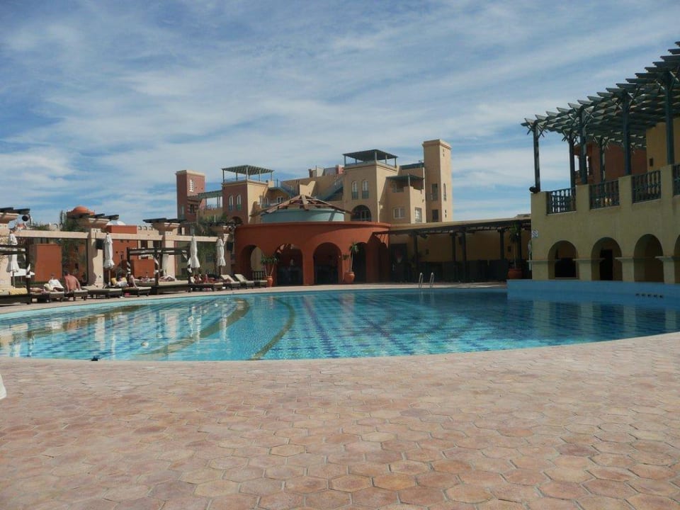 Pool mit Blick auf die Marina Marina Apartment MB3