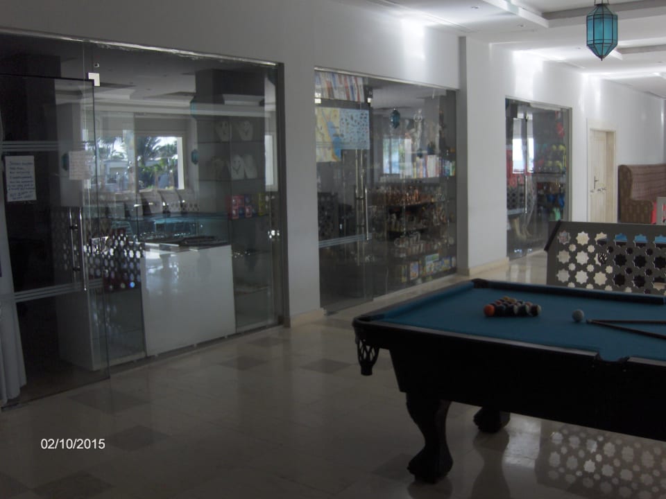 Indoor shops Royal Star Beach Resort