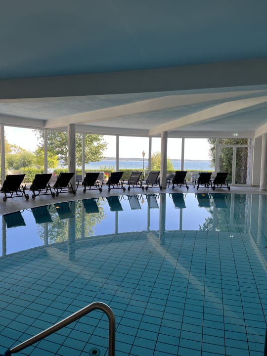 Pool Seehotel Schloss Klink